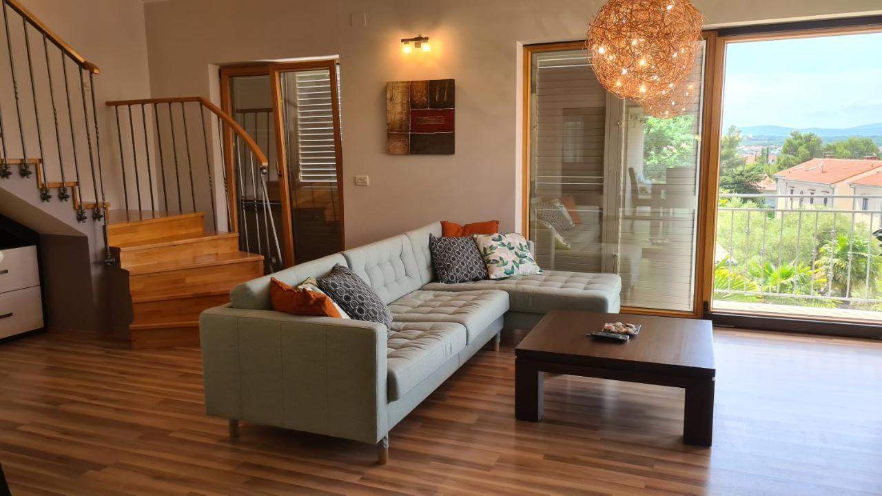Villa Amalia Apartments Malinska Bagian luar foto