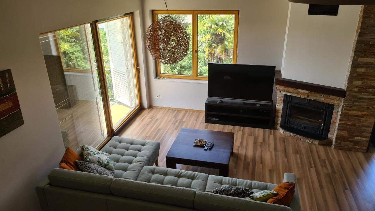 Villa Amalia Apartments Malinska Bagian luar foto