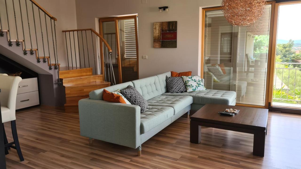 Villa Amalia Apartments Malinska Bagian luar foto