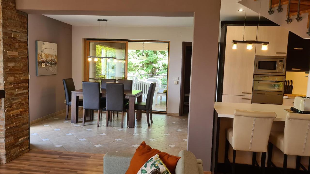 Villa Amalia Apartments Malinska Bagian luar foto