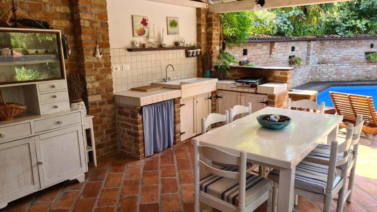 Villa Amalia Apartments Malinska Bagian luar foto
