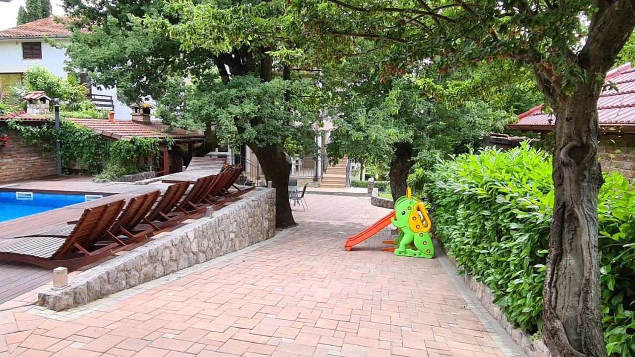 Villa Amalia Apartments Malinska Bagian luar foto