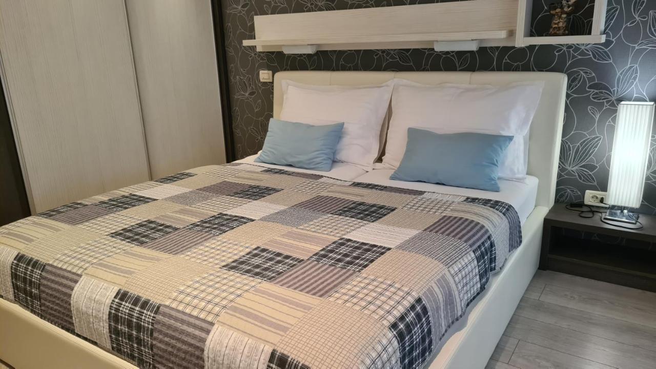 Villa Amalia Apartments Malinska Bagian luar foto