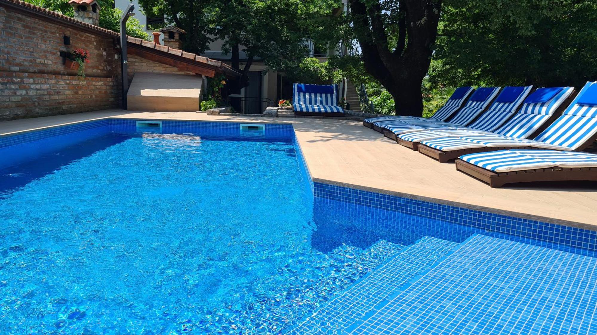 Villa Amalia Apartments Malinska Bagian luar foto