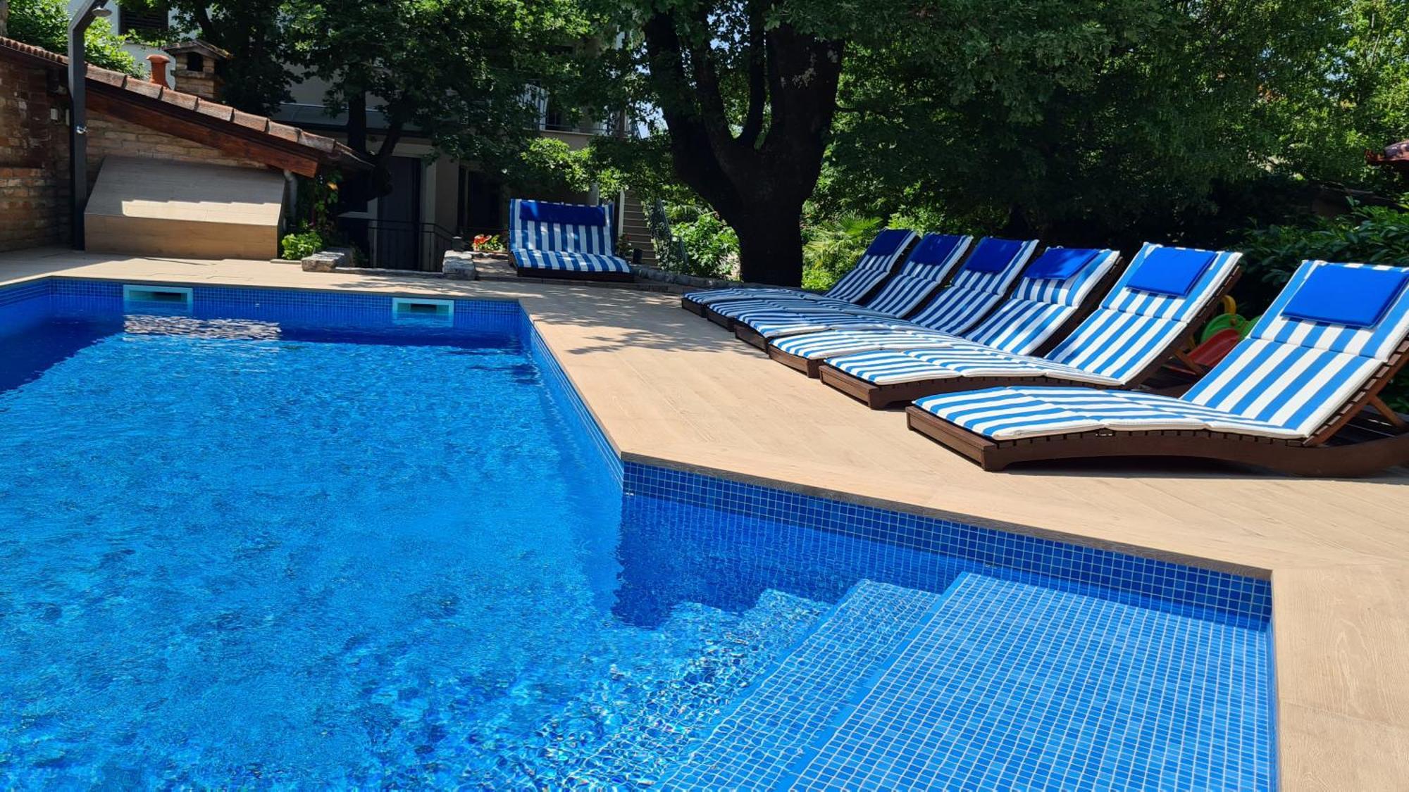 Villa Amalia Apartments Malinska Bagian luar foto