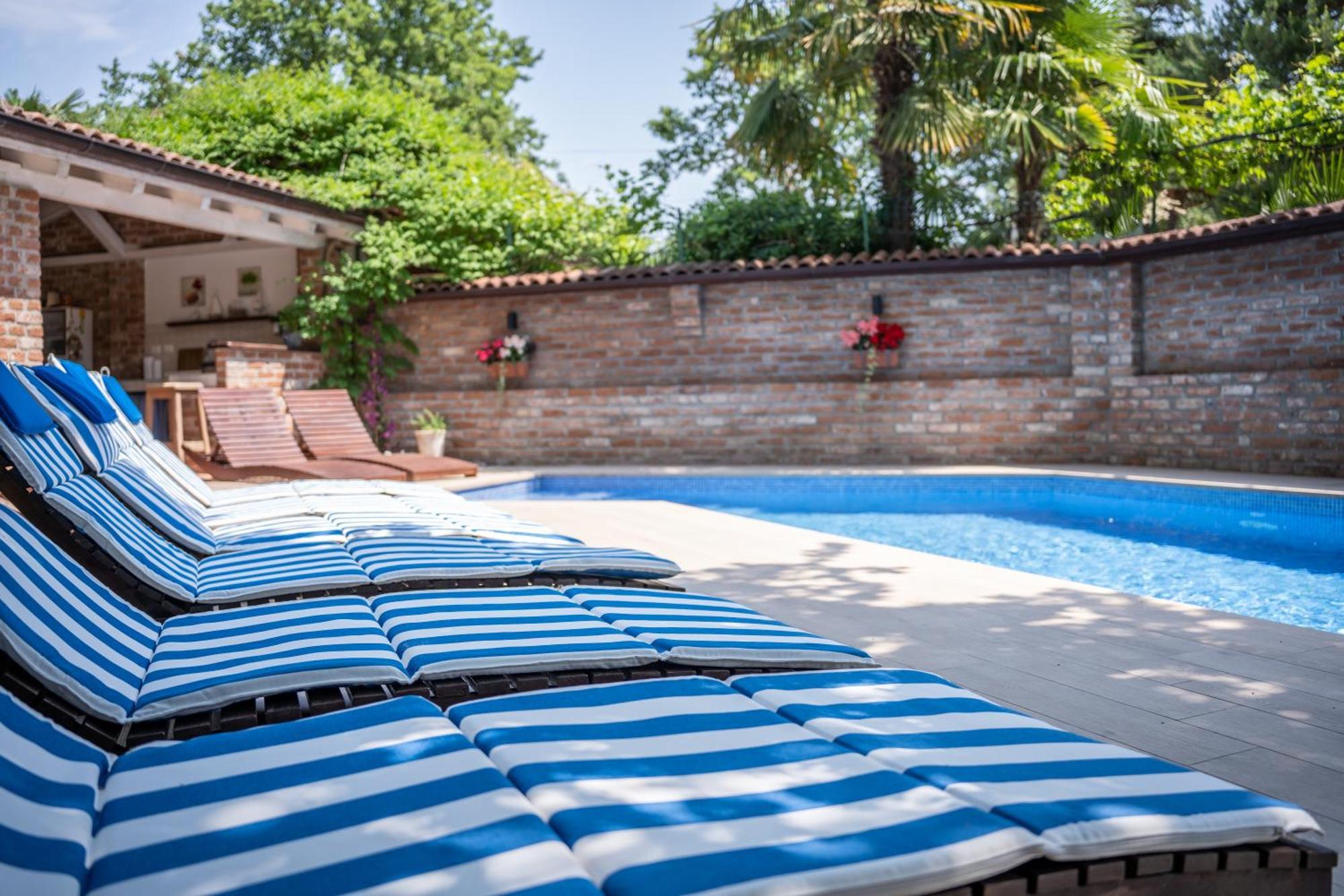 Villa Amalia Apartments Malinska Bagian luar foto