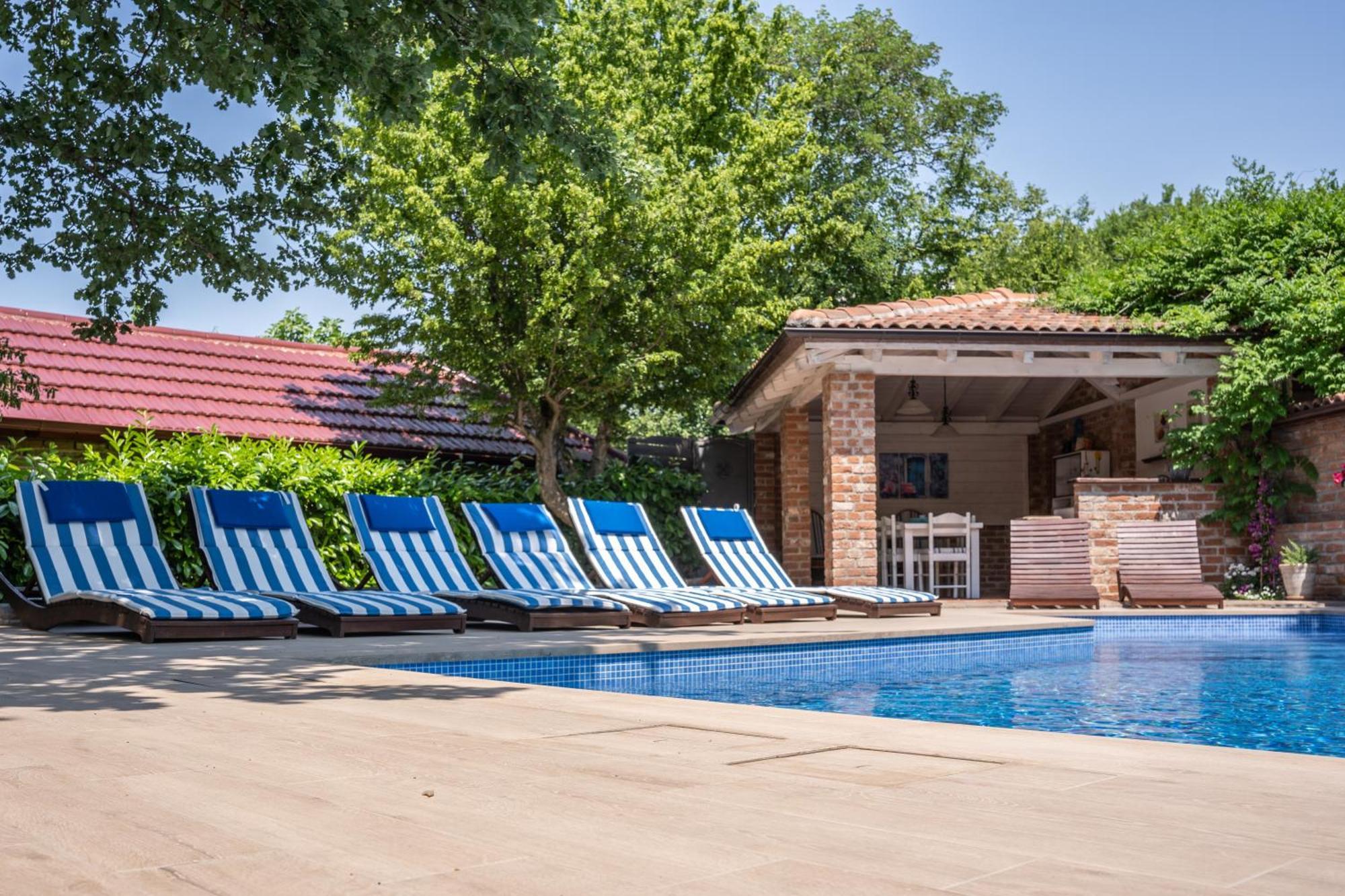Villa Amalia Apartments Malinska Bagian luar foto