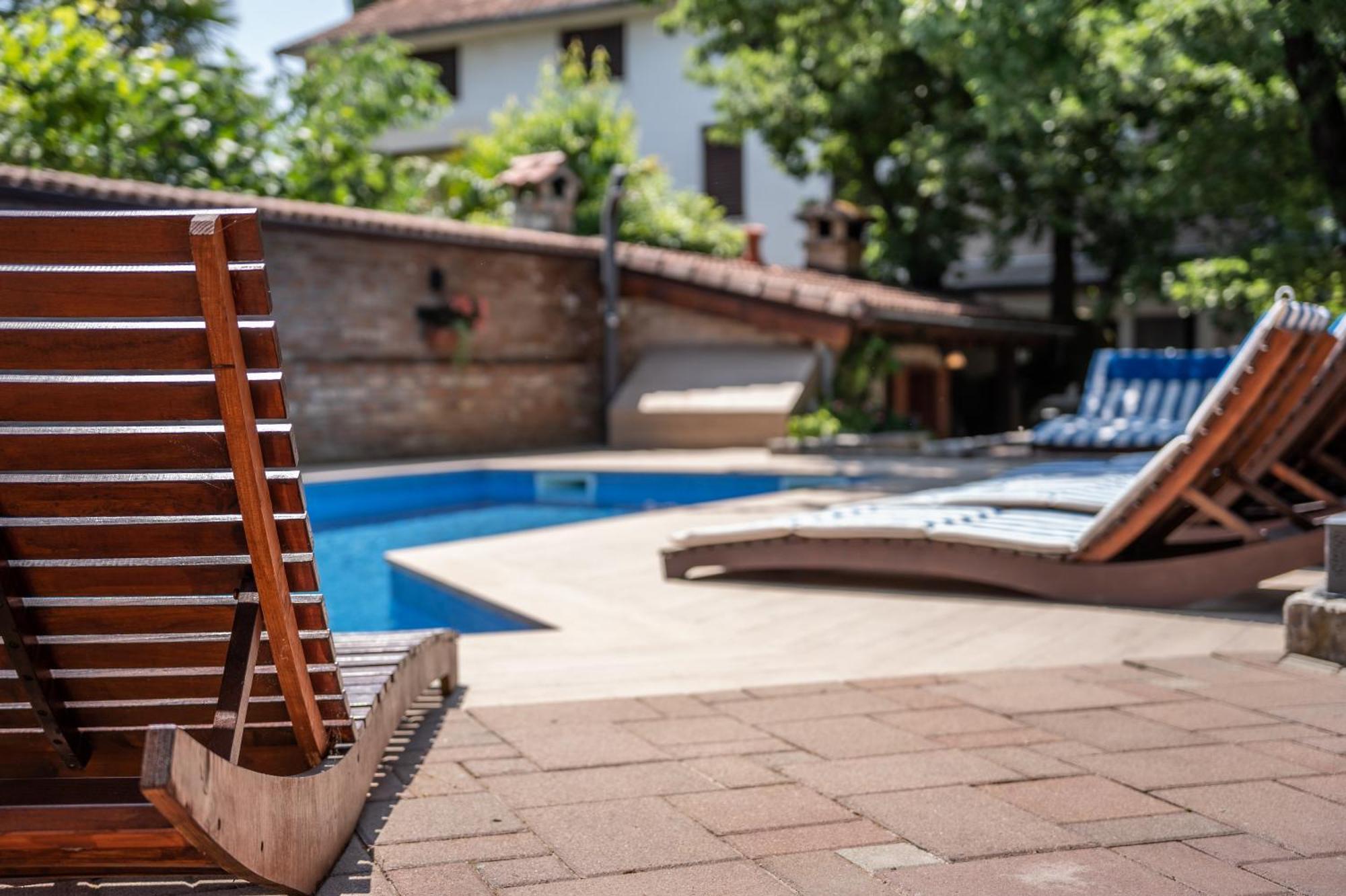 Villa Amalia Apartments Malinska Bagian luar foto