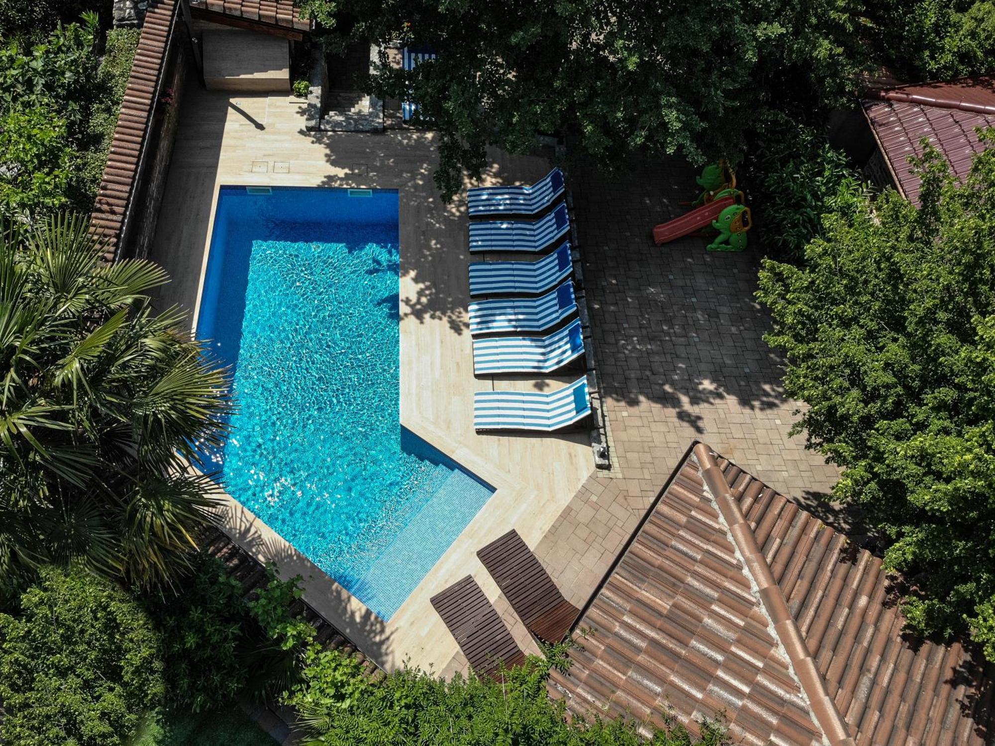 Villa Amalia Apartments Malinska Bagian luar foto